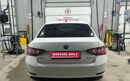 Skoda Superb III рестайлинг, 2017 год, 2 400 000 рублей, 2 фотография