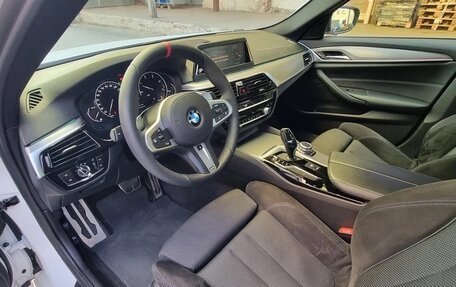 BMW 5 серия, 2019 год, 4 650 000 рублей, 14 фотография