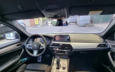 BMW 5 серия, 2019 год, 4 650 000 рублей, 13 фотография