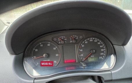 Volkswagen Polo IV рестайлинг, 2005 год, 449 000 рублей, 10 фотография