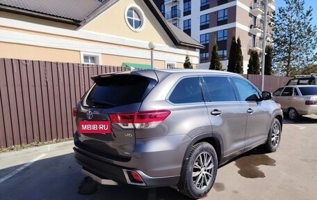 Toyota Highlander III, 2017 год, 3 090 000 рублей, 5 фотография