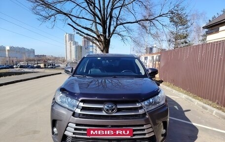 Toyota Highlander III, 2017 год, 3 090 000 рублей, 9 фотография