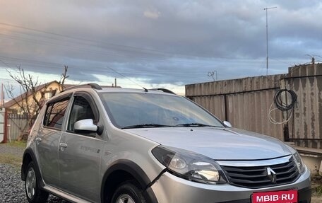 Renault Sandero I, 2013 год, 720 000 рублей, 2 фотография