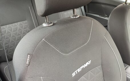 Renault Sandero II рестайлинг, 2016 год, 21 фотография