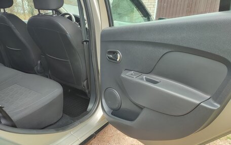 Renault Sandero II рестайлинг, 2016 год, 16 фотография