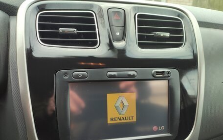 Renault Sandero II рестайлинг, 2016 год, 28 фотография