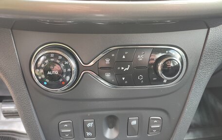 Renault Sandero II рестайлинг, 2016 год, 27 фотография