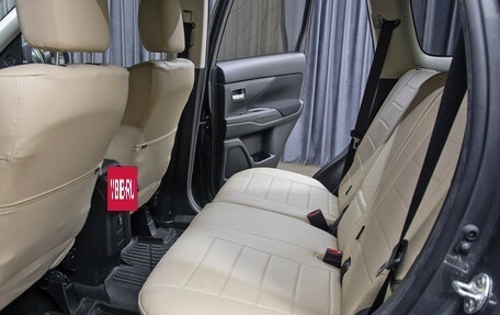 Mitsubishi Outlander III рестайлинг 3, 2019 год, 1 998 000 рублей, 12 фотография