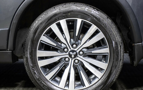 Mitsubishi Outlander III рестайлинг 3, 2019 год, 1 998 000 рублей, 20 фотография