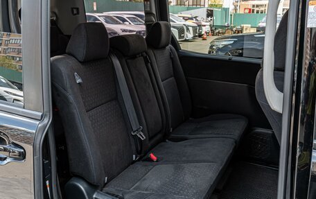 Toyota Voxy III, 2017 год, 1 750 000 рублей, 10 фотография