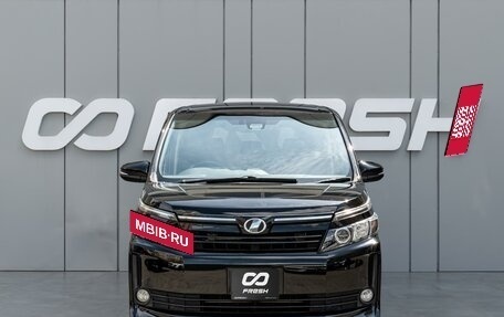 Toyota Voxy III, 2017 год, 1 750 000 рублей, 3 фотография