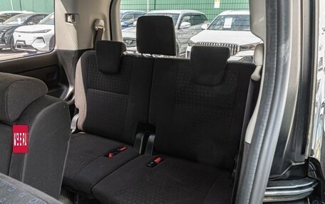 Toyota Voxy III, 2017 год, 1 750 000 рублей, 9 фотография