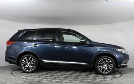 Mitsubishi Outlander III рестайлинг 3, 2017 год, 2 247 000 рублей, 4 фотография