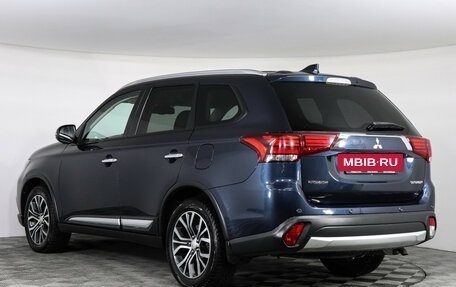 Mitsubishi Outlander III рестайлинг 3, 2017 год, 2 247 000 рублей, 7 фотография