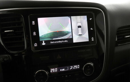 Mitsubishi Outlander III рестайлинг 3, 2017 год, 2 247 000 рублей, 13 фотография