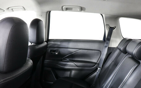 Mitsubishi Outlander III рестайлинг 3, 2017 год, 2 247 000 рублей, 12 фотография