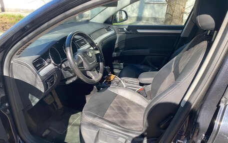 Skoda Superb III рестайлинг, 2013 год, 900 000 рублей, 9 фотография