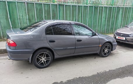 Toyota Avensis III рестайлинг, 2002 год, 350 000 рублей, 2 фотография