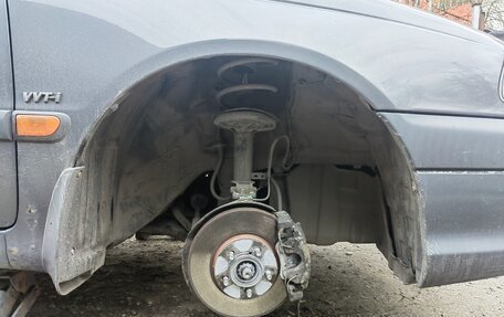 Toyota Avensis III рестайлинг, 2002 год, 350 000 рублей, 8 фотография