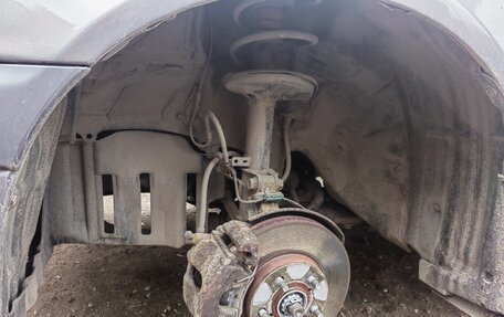 Toyota Avensis III рестайлинг, 2002 год, 350 000 рублей, 10 фотография