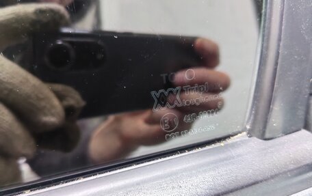 Toyota Avensis III рестайлинг, 2002 год, 350 000 рублей, 28 фотография