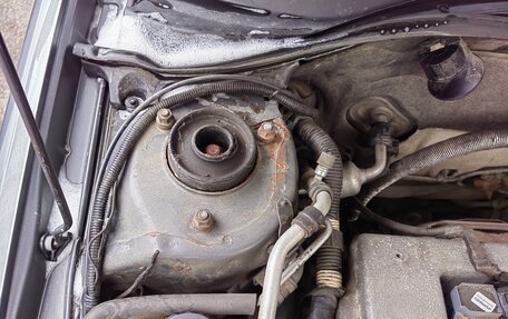 Toyota Avensis III рестайлинг, 2002 год, 350 000 рублей, 18 фотография