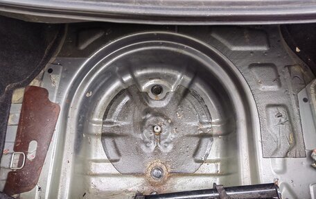 Toyota Avensis III рестайлинг, 2002 год, 350 000 рублей, 16 фотография