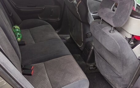 Toyota Avensis III рестайлинг, 2002 год, 350 000 рублей, 25 фотография