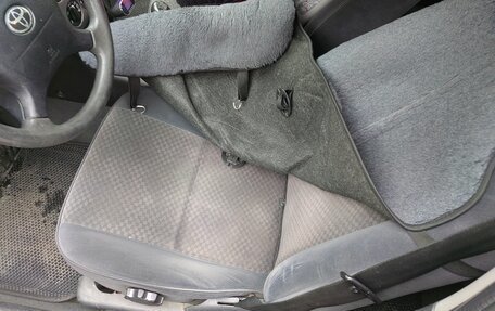 Toyota Avensis III рестайлинг, 2002 год, 350 000 рублей, 22 фотография