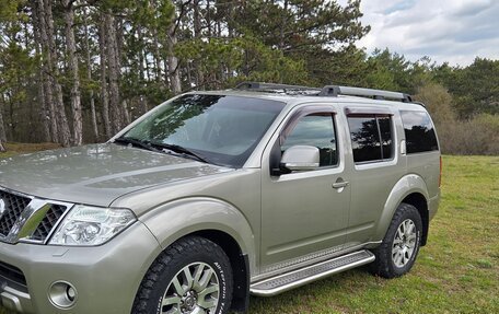 Nissan Pathfinder, 2010 год, 1 550 000 рублей, 1 фотография