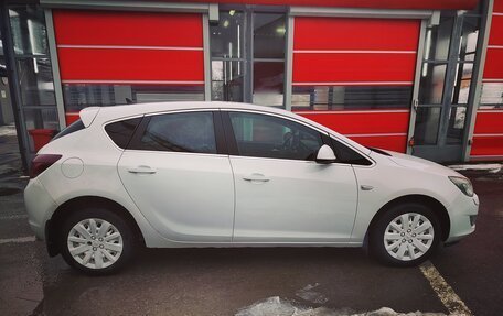 Opel Astra J, 2011 год, 490 000 рублей, 8 фотография