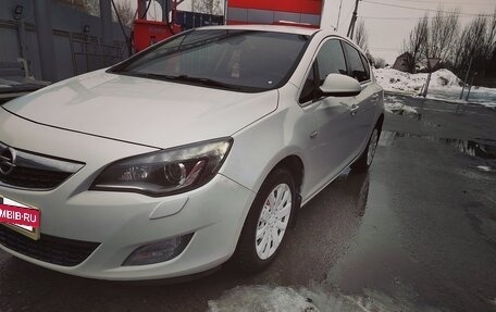 Opel Astra J, 2011 год, 490 000 рублей, 2 фотография