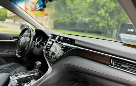 Toyota Camry, 2021 год, 2 400 000 рублей, 8 фотография