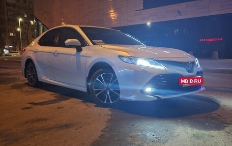 Toyota Camry, 2021 год, 2 400 000 рублей, 3 фотография