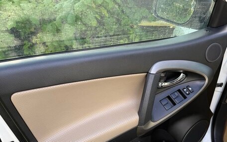 Toyota RAV4, 2011 год, 1 300 000 рублей, 10 фотография