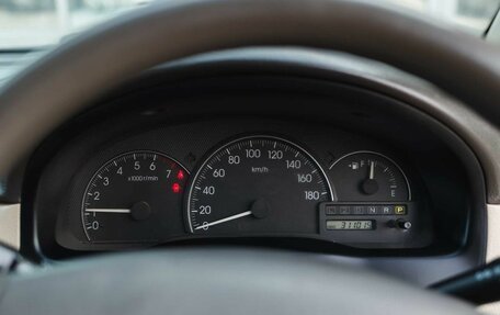 Toyota Ipsum II, 2002 год, 725 000 рублей, 12 фотография