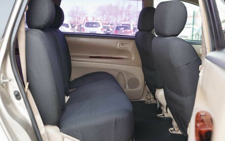 Toyota Ipsum II, 2002 год, 725 000 рублей, 17 фотография