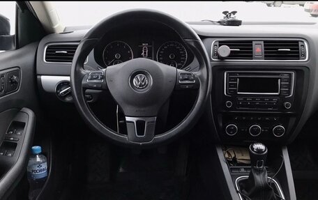 Volkswagen Jetta VI, 2013 год, 1 295 000 рублей, 4 фотография