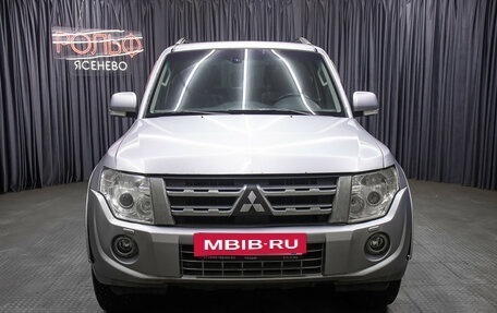 Mitsubishi Pajero IV, 2011 год, 1 998 000 рублей, 2 фотография