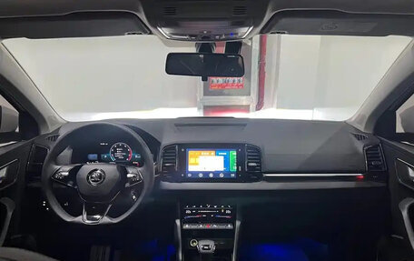 Skoda Karoq I, 2023 год, 1 690 017 рублей, 8 фотография