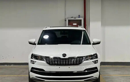 Skoda Karoq I, 2023 год, 1 690 017 рублей, 2 фотография