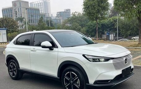 Honda Vezel, 2023 год, 1 650 000 рублей, 3 фотография