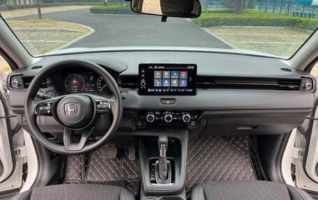 Honda Vezel, 2023 год, 1 650 000 рублей, 12 фотография