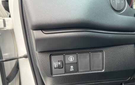 Honda Vezel, 2023 год, 1 650 000 рублей, 17 фотография