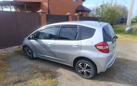 Honda Fit III, 2010 год, 750 000 рублей, 1 фотография