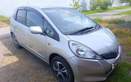 Honda Fit III, 2010 год, 750 000 рублей, 2 фотография