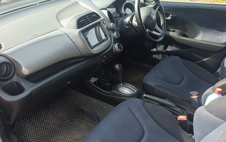 Honda Fit III, 2010 год, 750 000 рублей, 8 фотография