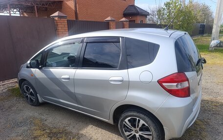 Honda Fit III, 2010 год, 750 000 рублей, 7 фотография