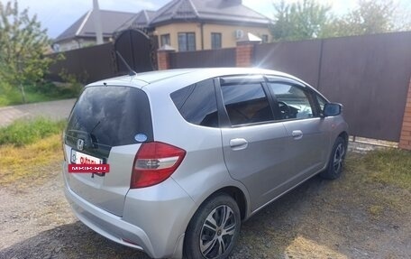 Honda Fit III, 2010 год, 750 000 рублей, 4 фотография