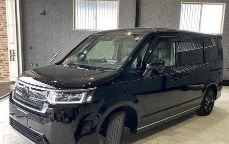 Honda Stepwgn, 2023 год, 1 870 000 рублей, 3 фотография